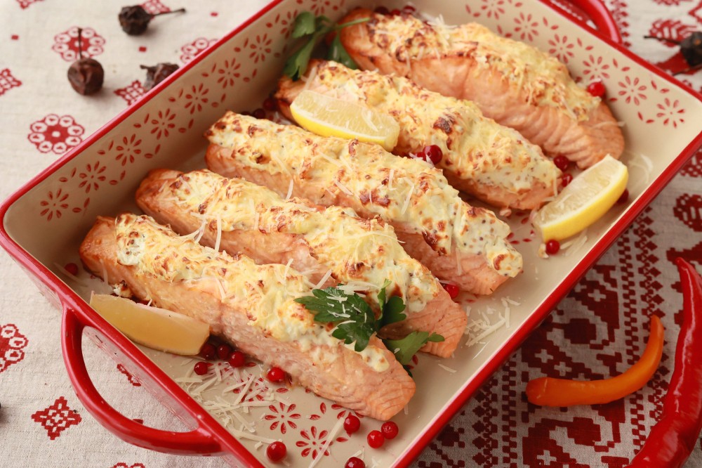 Семга с творожным сыром и пармезаном
